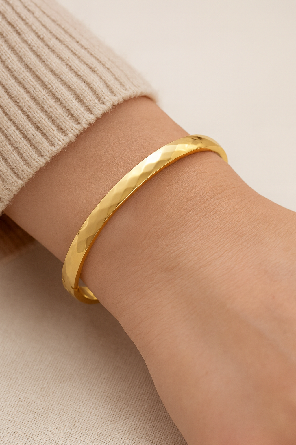 Allesia Geometric Cut Bangle Bracelet – Real 18K Gold Plated 304 Stainless Steel, Shine Finish, Intricate Craftsmanship, One Size