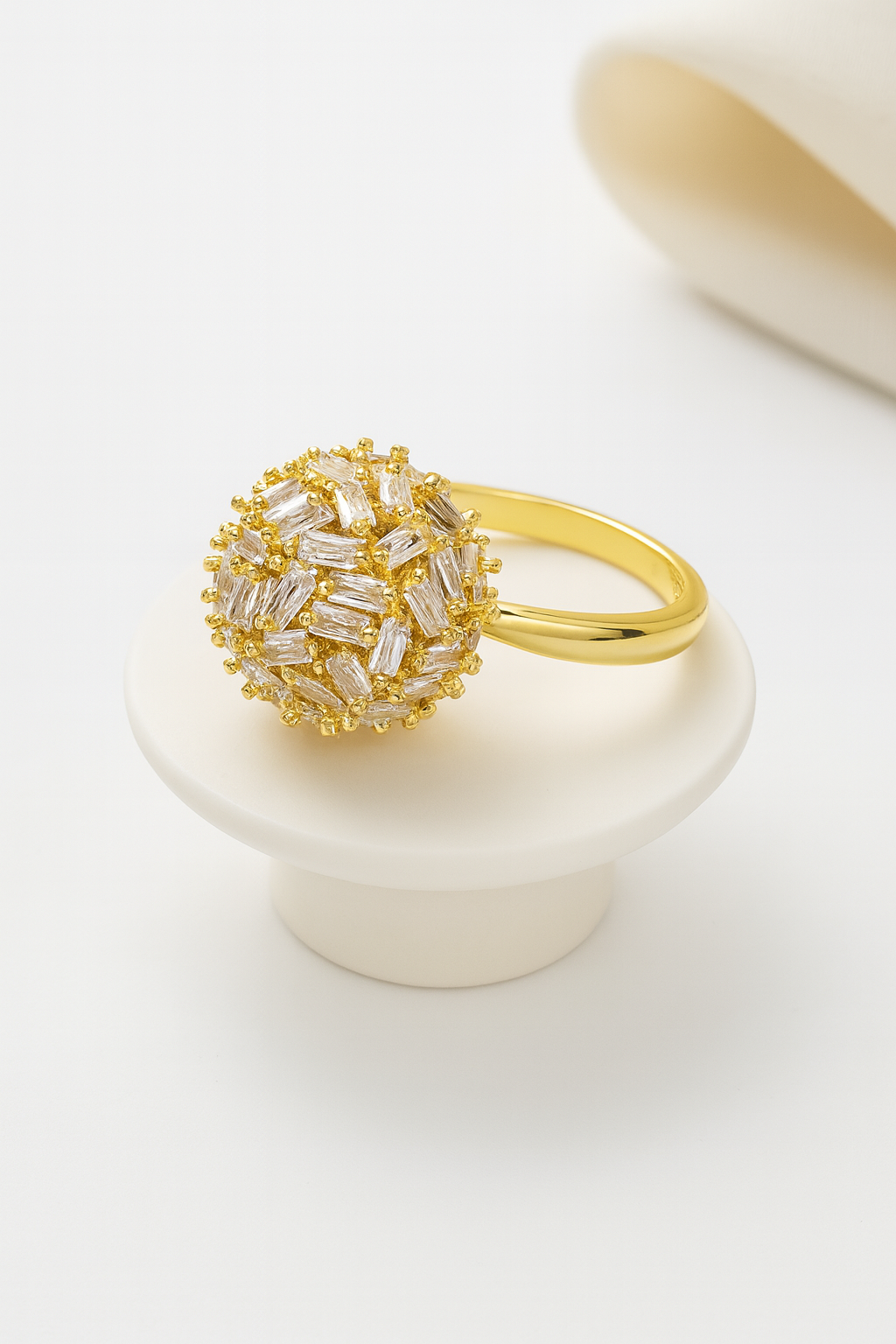 Starlit Burst 18K Gold Plated Zircon Adjustable Ring – Elegant Copper Statement Ring with Sparkling Zircon