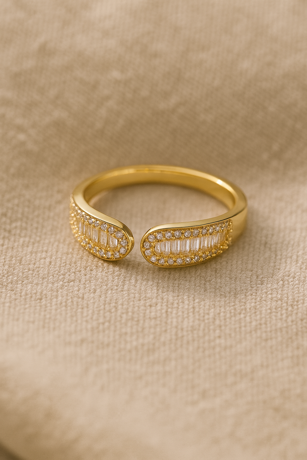 Aurora Bind 18K Gold Plated Zircon Adjustable Ring – Elegant Copper Statement Ring with Sparkling Zircon