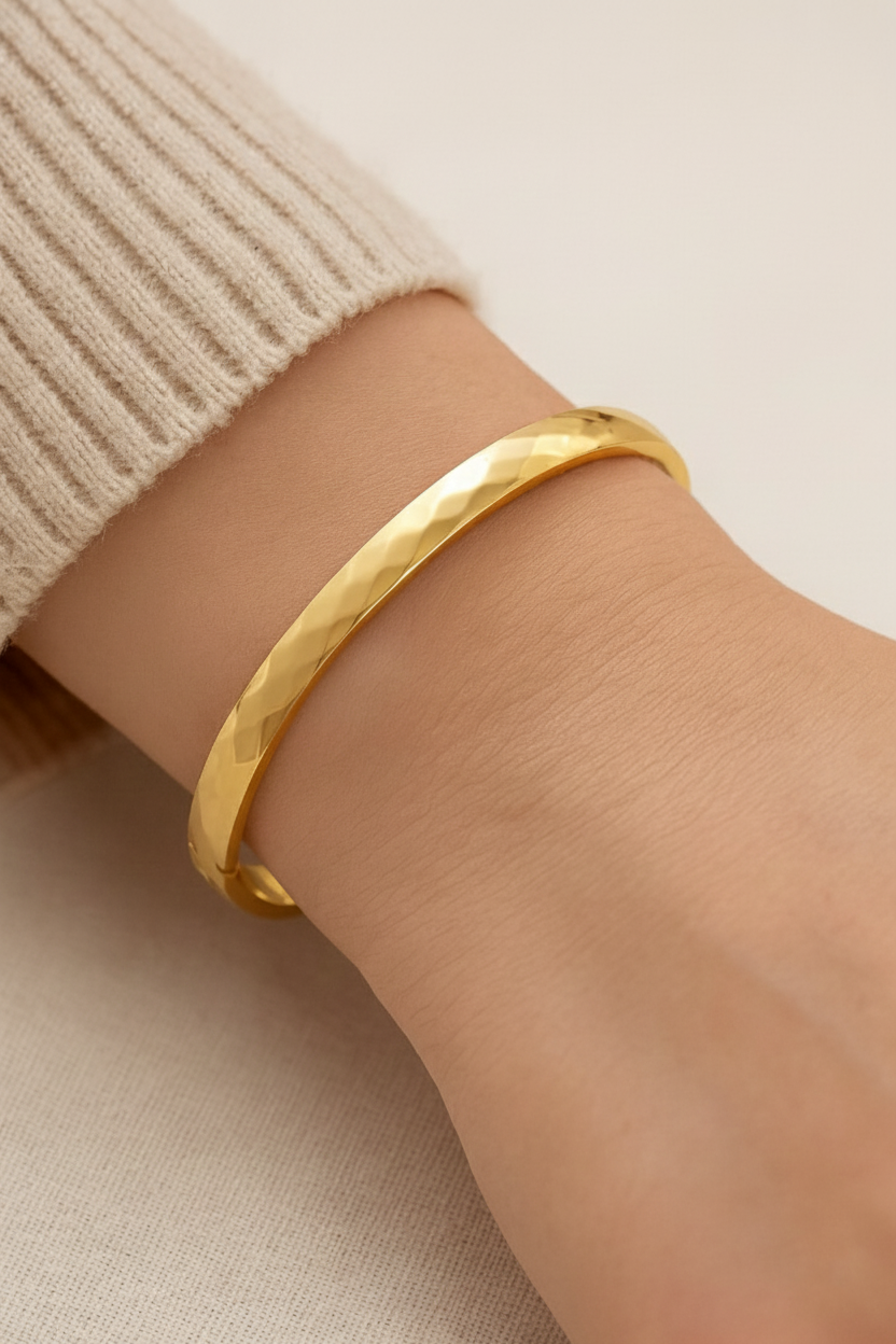 Allesia Geometric Cut Bangle Bracelet – Real 18K Gold Plated 304 Stainless Steel, Shine Finish, Intricate Craftsmanship, One Size